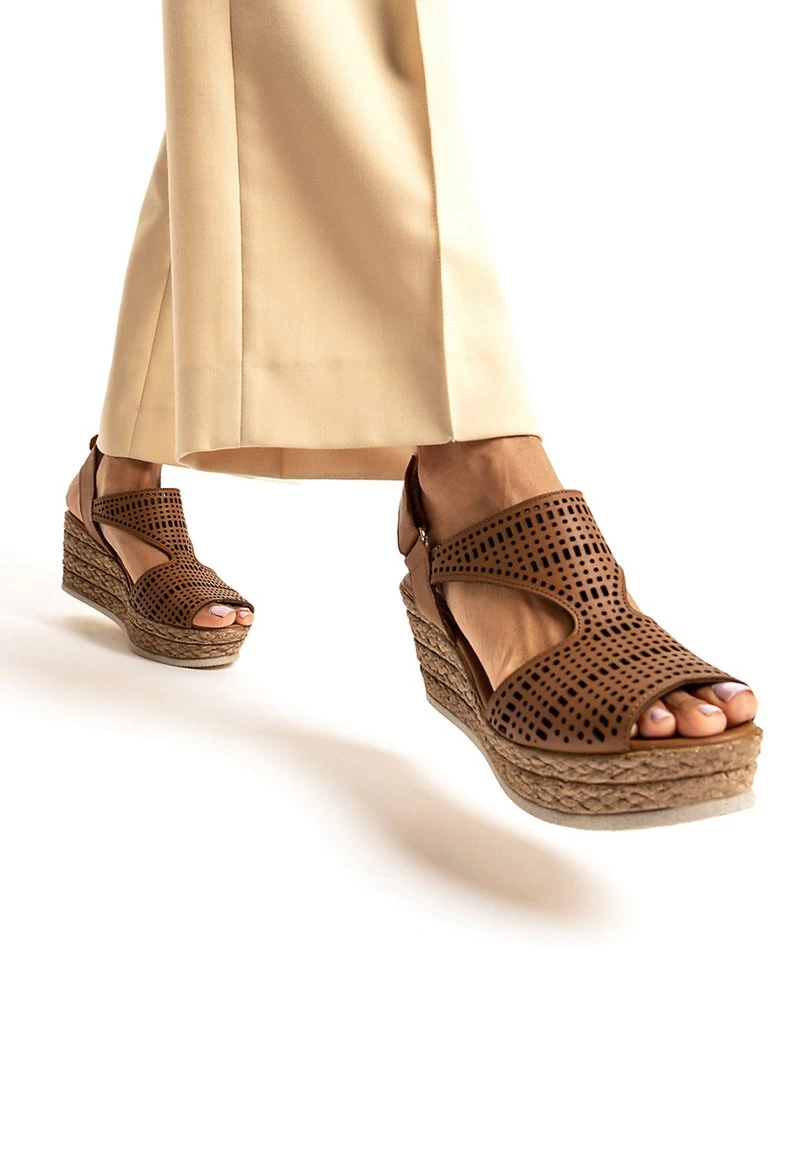 Andrea Conti Keilsandalette - Camel 3 Andrea Conti Keilsandalette - Camel